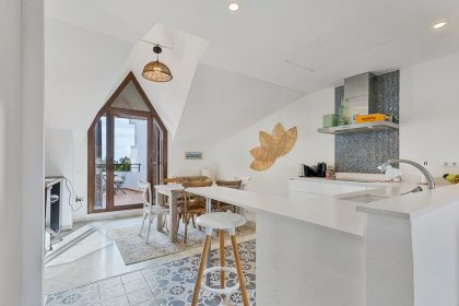 d7cdbe1dcf484bf6ca279385051e7120 - 3