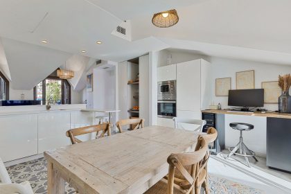 d7cdbe1dcf484bf6ca279385051e7120 - 4