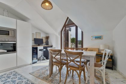 d7cdbe1dcf484bf6ca279385051e7120 - 5