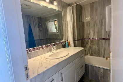 d81b6a14eb8a4ae12114a98a4e22bd12 - 18