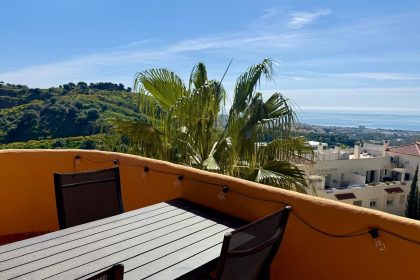 d81b6a14eb8a4ae12114a98a4e22bd12 - 2