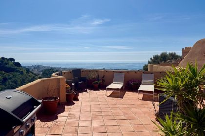 d81b6a14eb8a4ae12114a98a4e22bd12 - 3