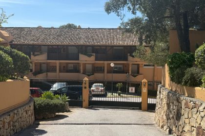 d81b6a14eb8a4ae12114a98a4e22bd12 - 37