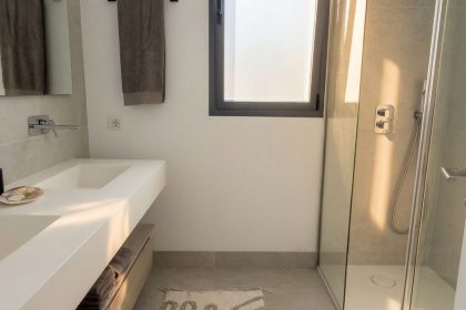 d875f8caef69b9294c9e1b1c6963aa13 - 20