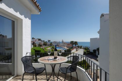 daded04b507a3f5ce268dd48afcbc580 - 24