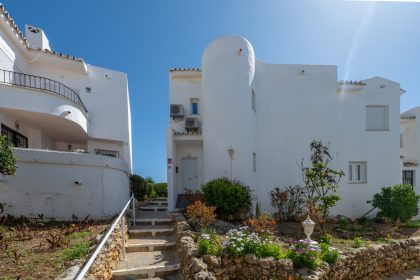 daded04b507a3f5ce268dd48afcbc580 - 26