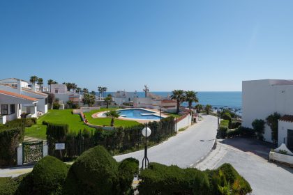 daded04b507a3f5ce268dd48afcbc580 - 40