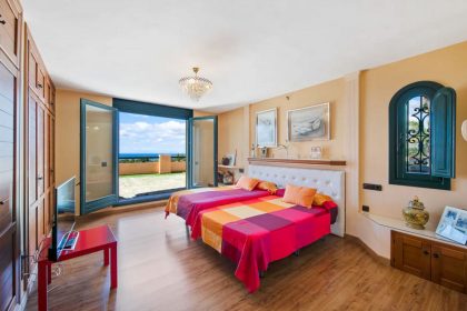 dbec1c5f3ebd11f950f32ca75c160053 - 14