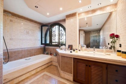 dbec1c5f3ebd11f950f32ca75c160053 - 15