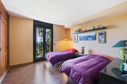 dbec1c5f3ebd11f950f32ca75c160053 - 18