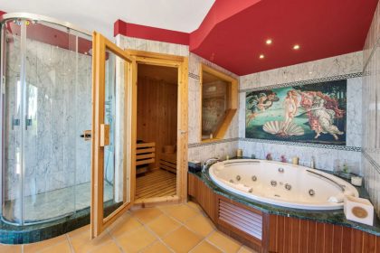 dbec1c5f3ebd11f950f32ca75c160053 - 22