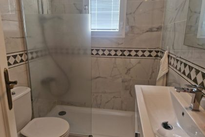 e4effa5a643783a5a9b1684df543bf58 - 12