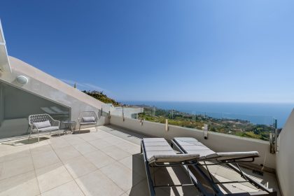 e4f1db6a02ccb49838d68cb290ff3b45 - 12