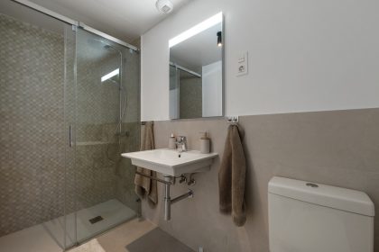 e4f1db6a02ccb49838d68cb290ff3b45 - 18