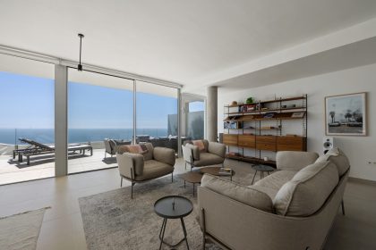 e4f1db6a02ccb49838d68cb290ff3b45 - 26