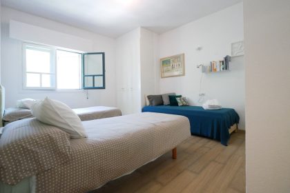 e545e8bc1c9a2d78e9a9c77df0ed9b40 - 18