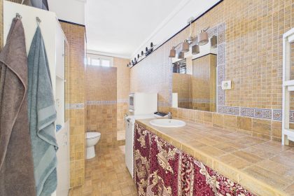 e9cdef14cd493e4ae78f38eaffc061ba - 11