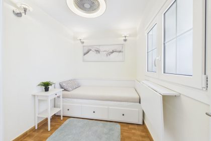 e9cdef14cd493e4ae78f38eaffc061ba - 7