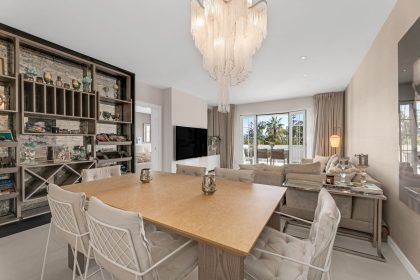 eb4d9c8e044cb3e716f46e75495688e5 - 11