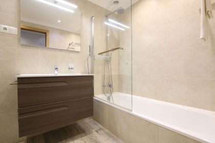 eb7bd264c80a4a805d5948b5a261708c - 38