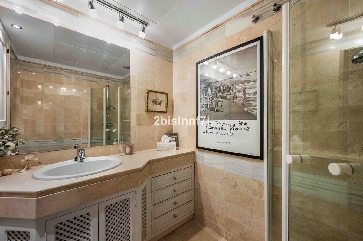 f015e3f7d1f59b643685a6ce073c9ef7 - 14