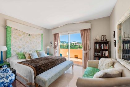 f015e3f7d1f59b643685a6ce073c9ef7 - 18