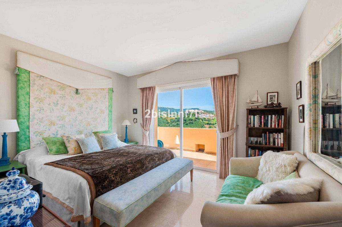 f015e3f7d1f59b643685a6ce073c9ef7 - 18