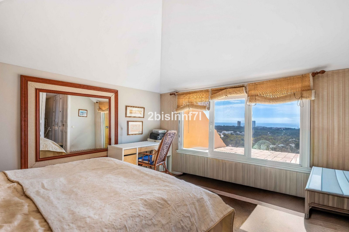 f015e3f7d1f59b643685a6ce073c9ef7 - 31