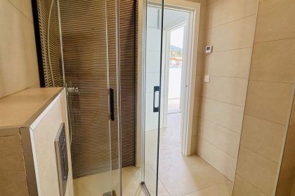 f0b047335fd00ae60c165bfdb43ebaa4 - 44