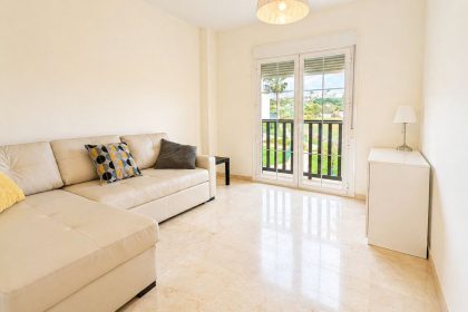 f3fd54bd6327164304270e7e5c1c8b06 - 19