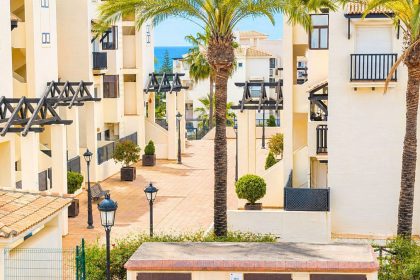 f3fd54bd6327164304270e7e5c1c8b06 - 9