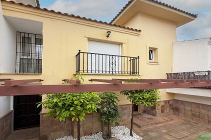 f99b756c441937d3b26101fec4101bea - 4