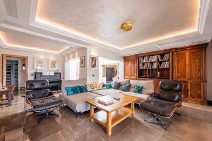 fcf7744ec20ab97a74ee340883d2b604 - 26