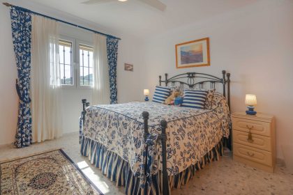 fd921fb12f5d2159fffb3ddb60d82394 - 12