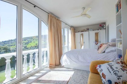 fd921fb12f5d2159fffb3ddb60d82394 - 19