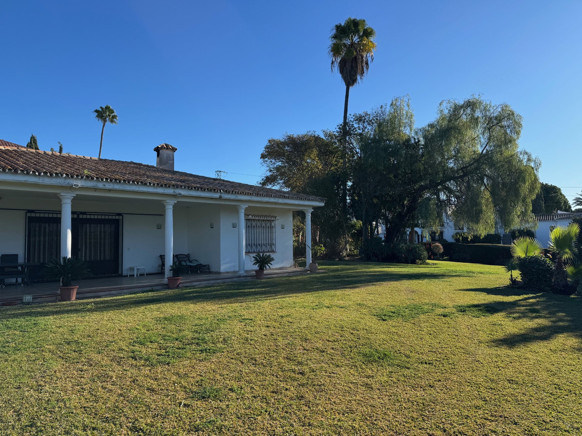 fffb5915692dffac4f364934aa94e0b8 - 12