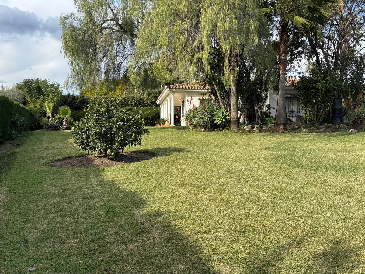 fffb5915692dffac4f364934aa94e0b8 - 17