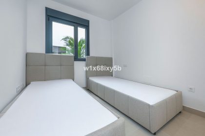 614a1b1300c94df363d413bd1409f2bf - 15