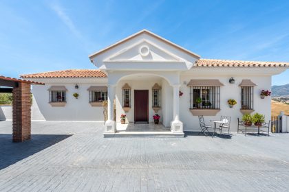 19ae8f0bd40c31a3905f87c7d004c150 - 34