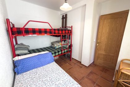 62a2bfa1547de164ccbcce3e5620fcac - 12