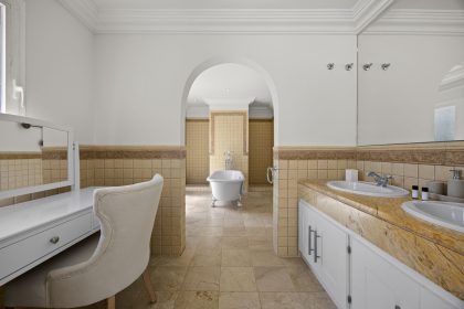 94138e644ce0e94d5db3394420ca61ab - 23