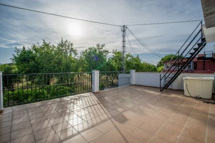 aaebabca11b540f21e1142abf34ddb7a - 18