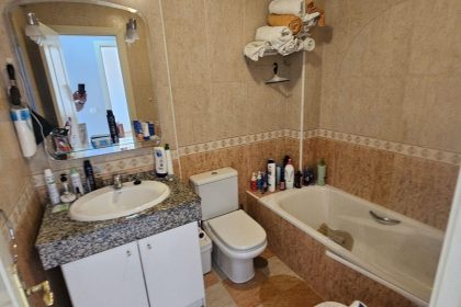 f63517467fb42deaaaf1ddc824df8418 - 18
