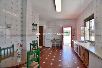 35561787880cbbb71aa70b6cdf484209 - 43