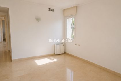 95b199ea83643859fae29515935d9780 - 22
