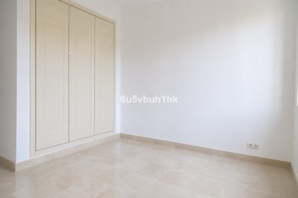 95b199ea83643859fae29515935d9780 - 24