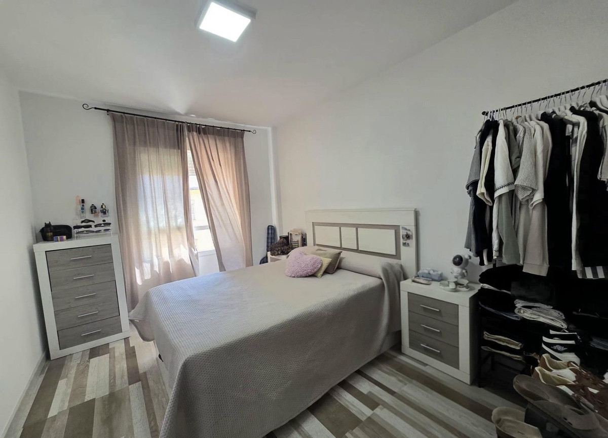 9f56d9b738f4f142044c648152c29585 - 15