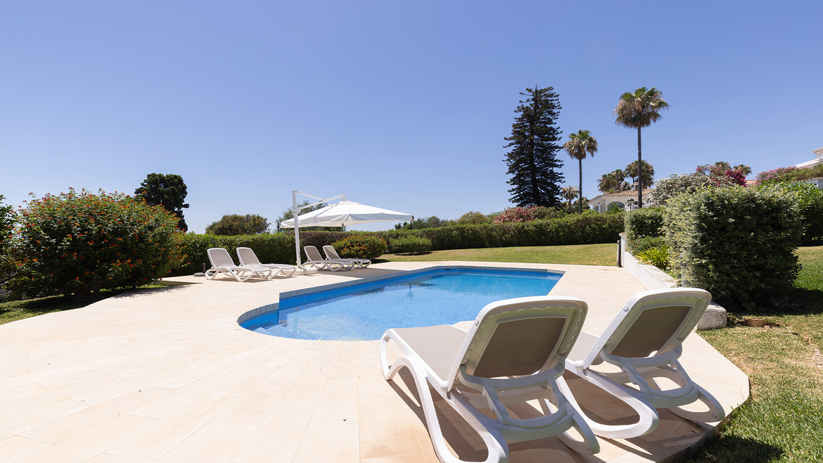 ba4553c3ddedc037c3fcb705a3673b74 - 41