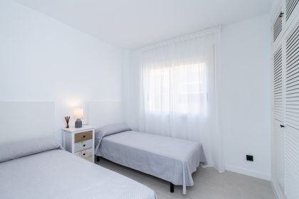 dc5ae19060d1a0aecb1e10f836852327 - 12