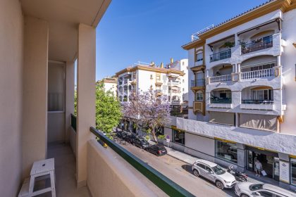 dc5ae19060d1a0aecb1e10f836852327 - 2
